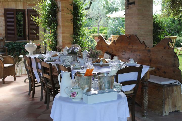 Breakfast/Coffee Service 44 of 68