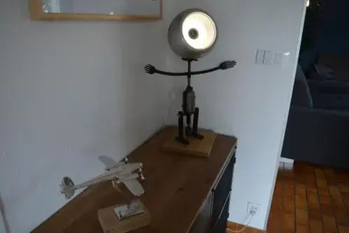Room 12 of 25