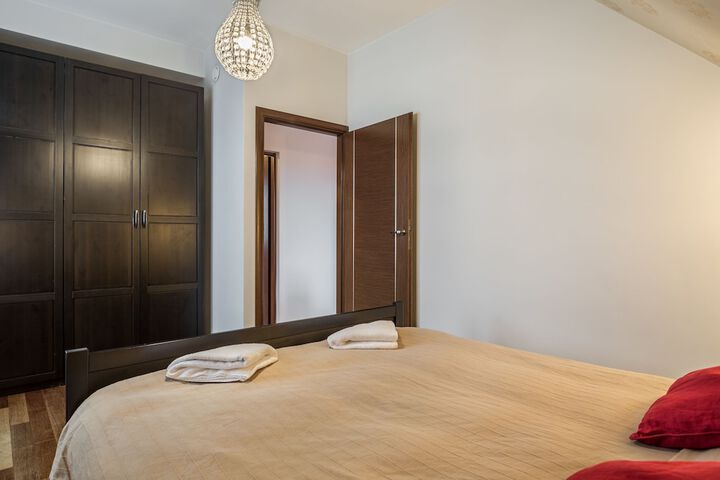 Room 17 of 165