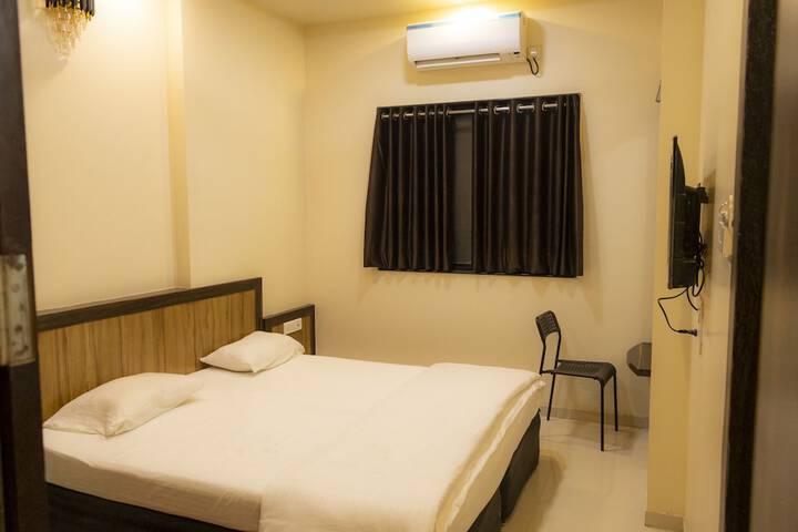 Room 4 of 26