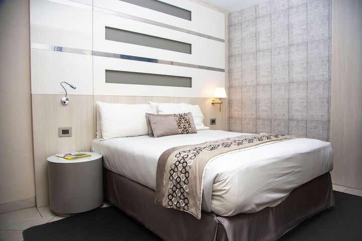 Room 13 of 38