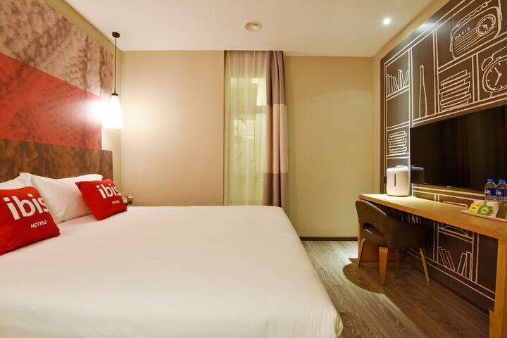 Room 9 of 24