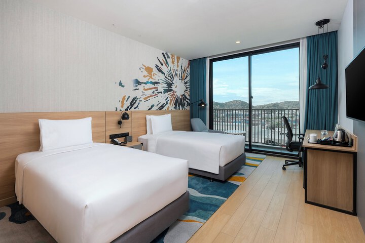 Room 48 of 142