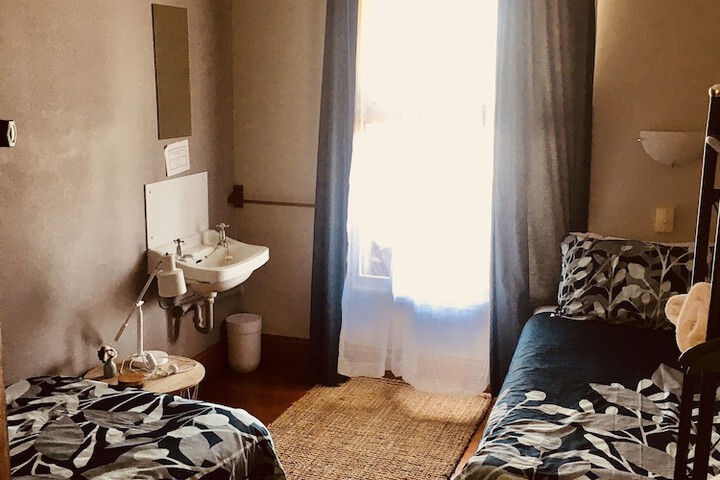 Room 7 of 9