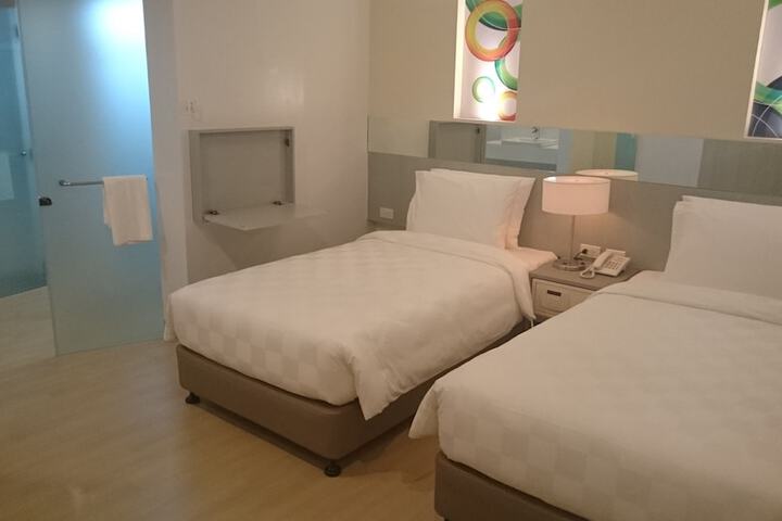 Room 22 of 33