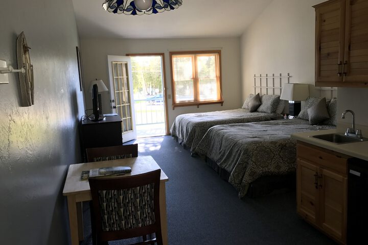 Room 32 of 146