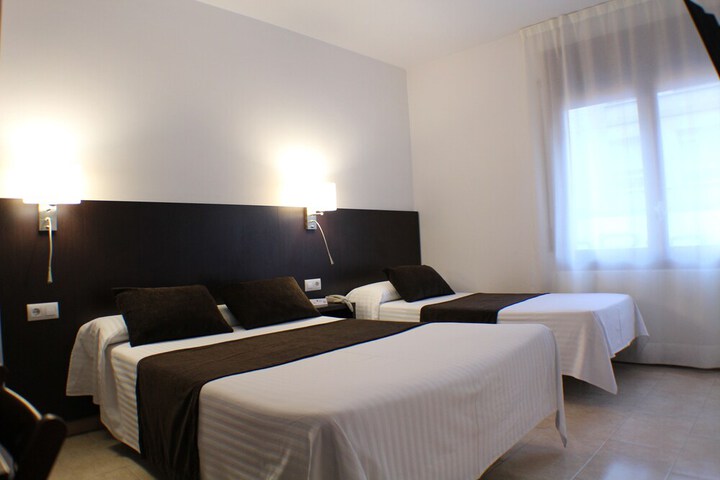 Room 8 of 35
