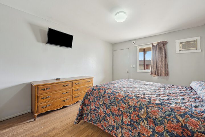 Room 13 of 44