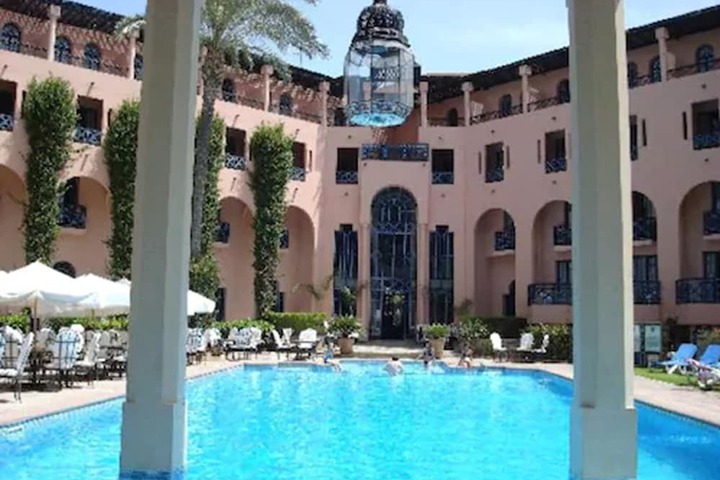 Pool Hotel