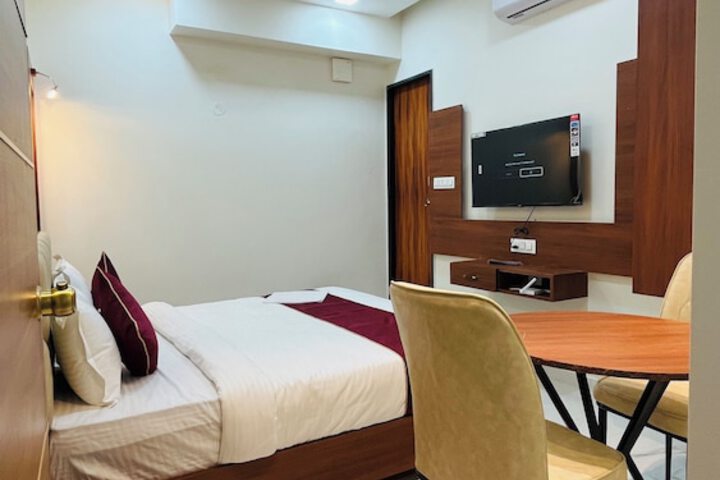 Room 12 of 19