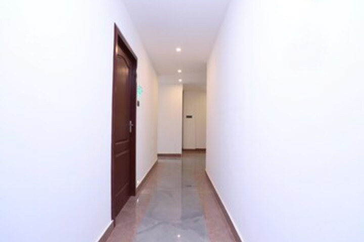 Ballroom/Hall 21 of 25