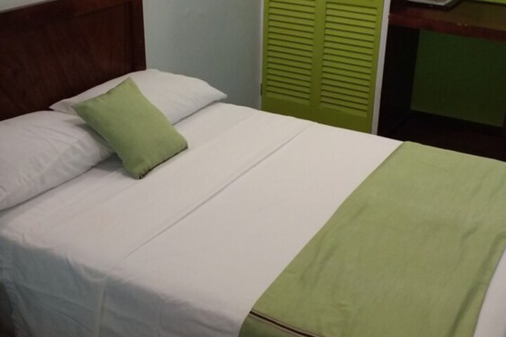 Room 7 of 11