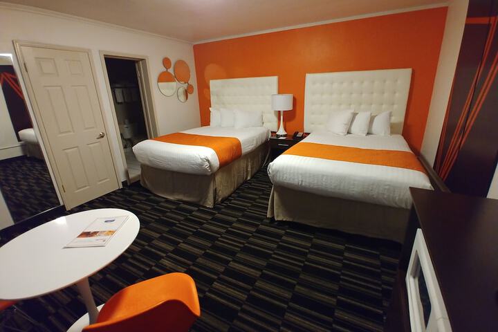 Double Accessible Queen Size Bed (11 of 11)