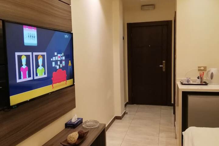 Room 8 of 37