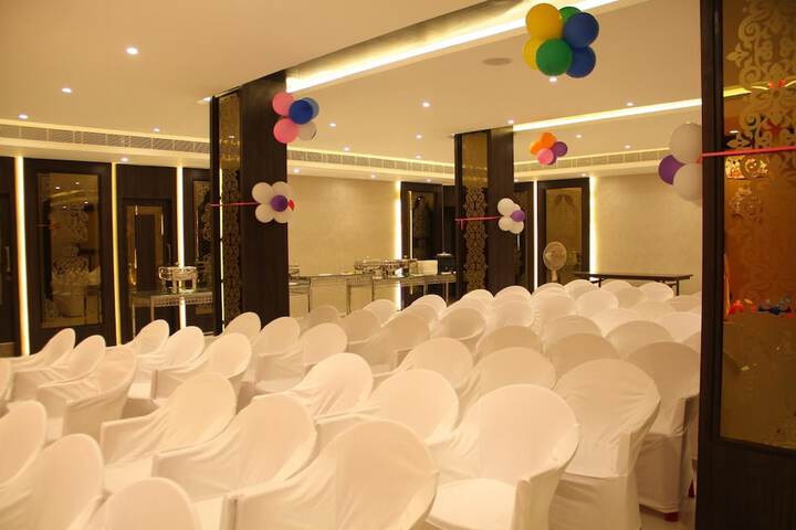 Ballroom/Hall 42 of 45