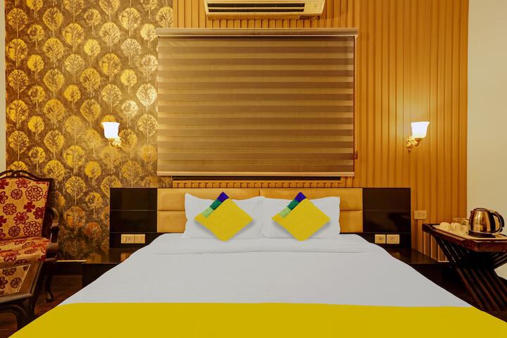 Room 13 of 27