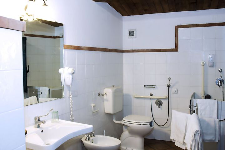 Room 15 of 48