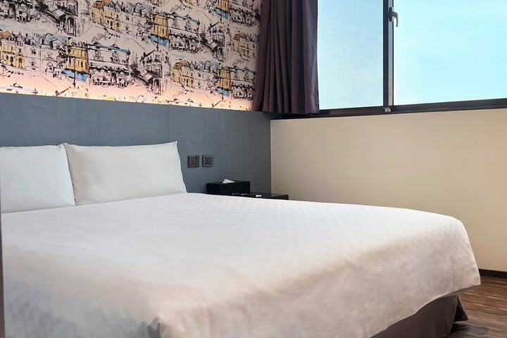 Room 32 of 86