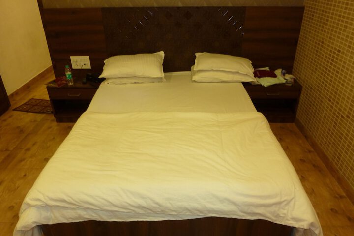 Room 13 of 48