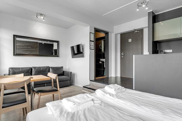 Room 7 of 44