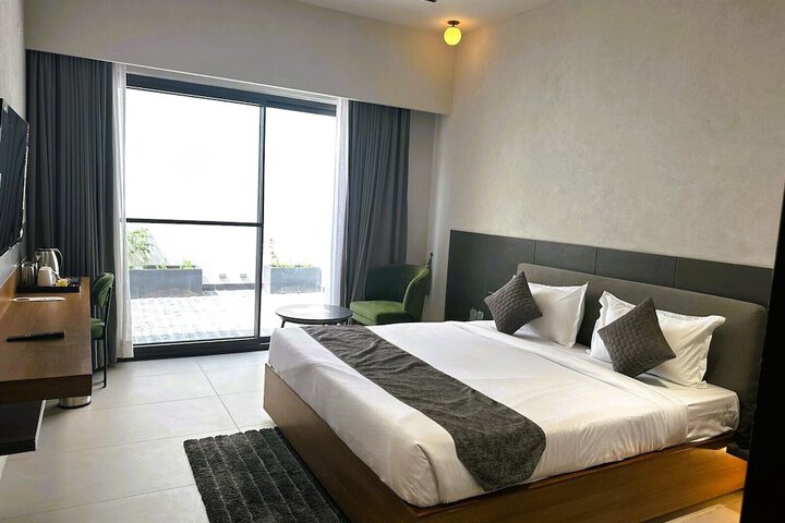 Room 12 of 27