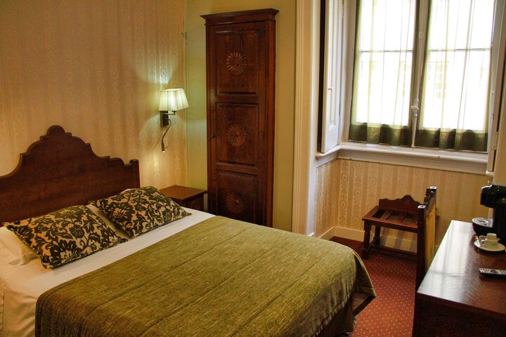 Room 25 of 48