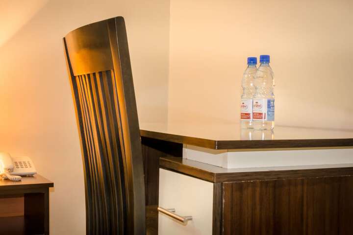 Room 28 of 61