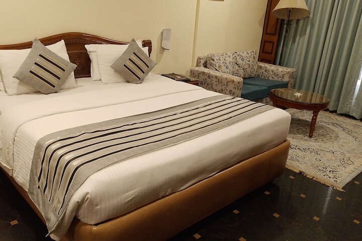 Room 8 of 36