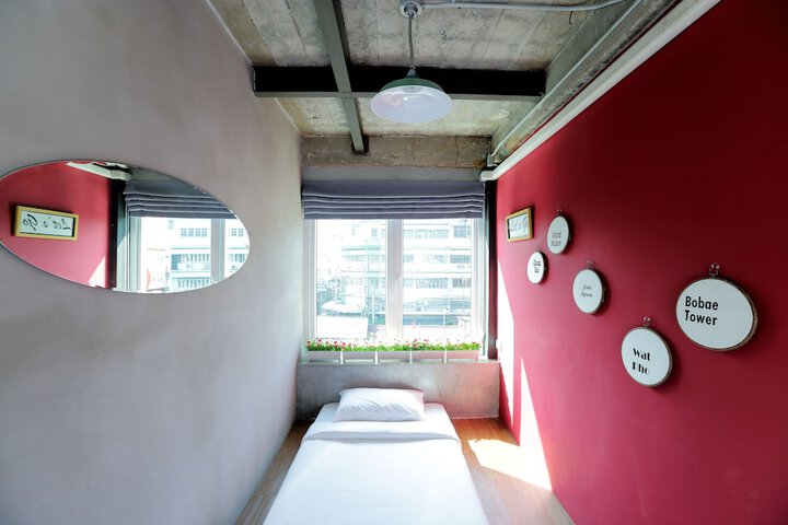 Room 17 of 60