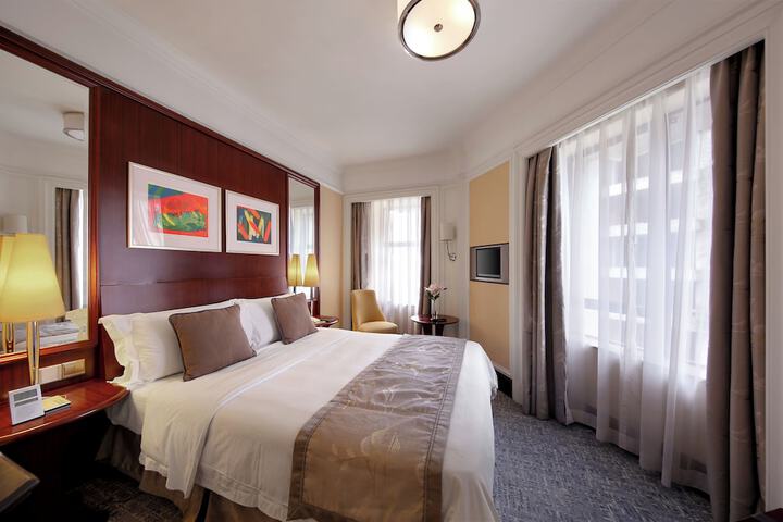 Room 6 of 75