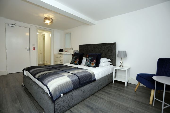 Room 48 of 63