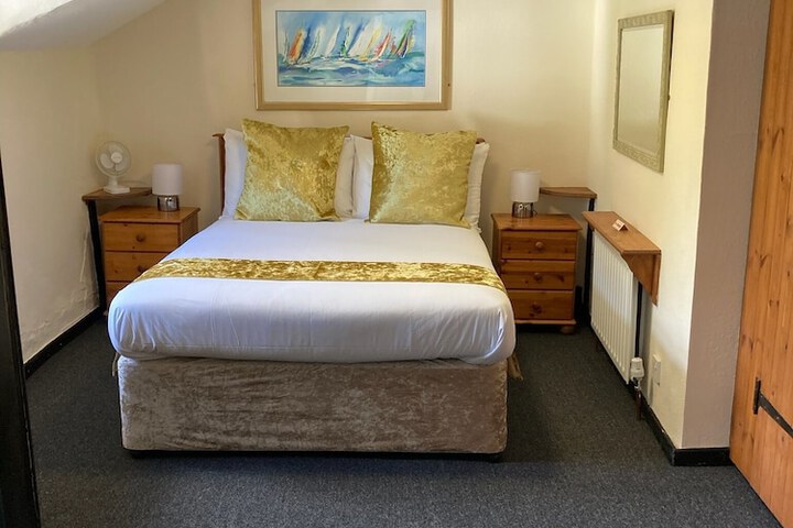 Room 8 of 52