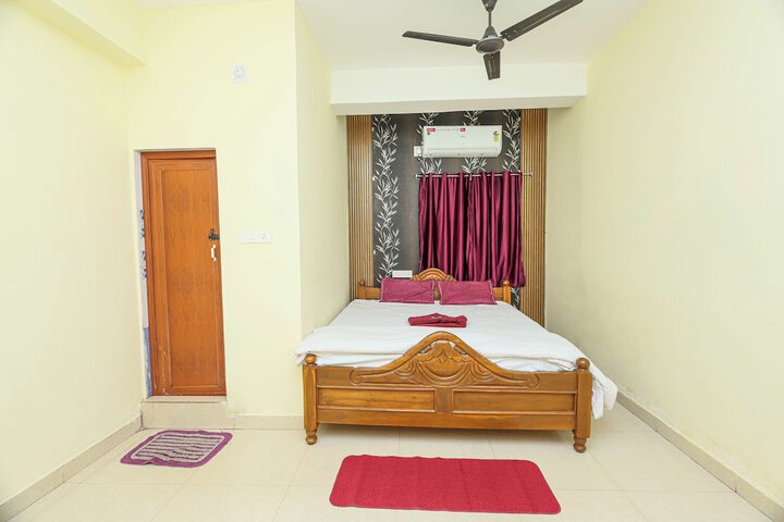 Room 11 of 24