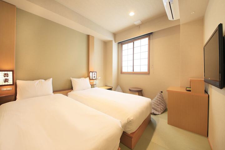 Room 12 of 57