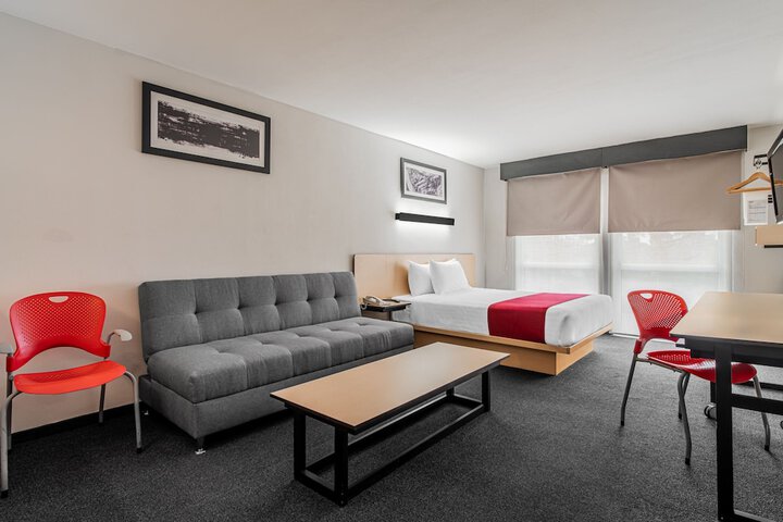 Room 21 of 97
