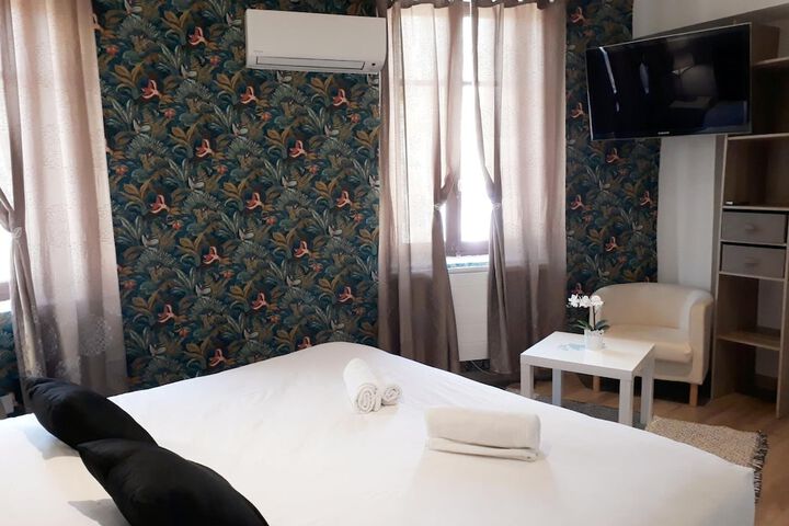 Room 9 of 26