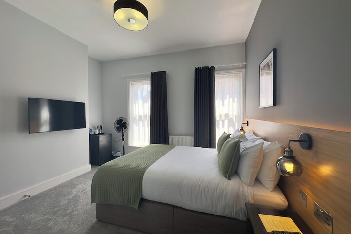 Room 5 of 49