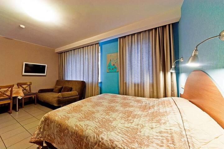 Room 5 of 42