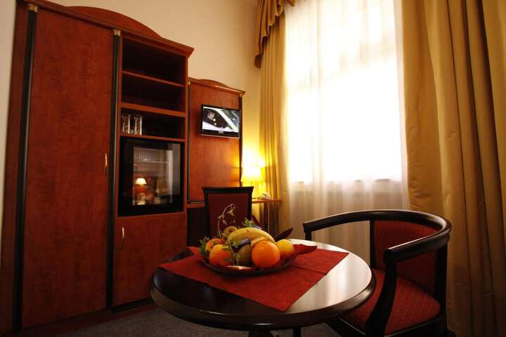 Room 34 of 61