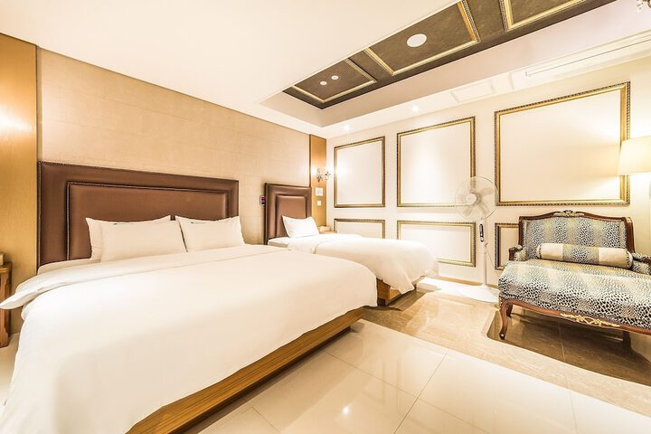 Room 18 of 49
