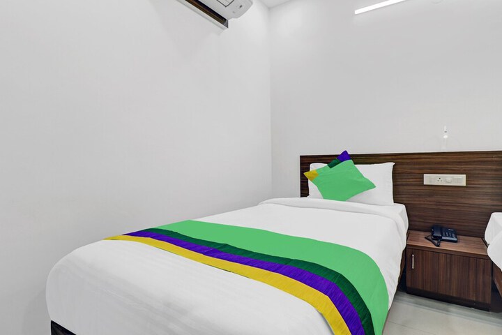 Room 16 of 31