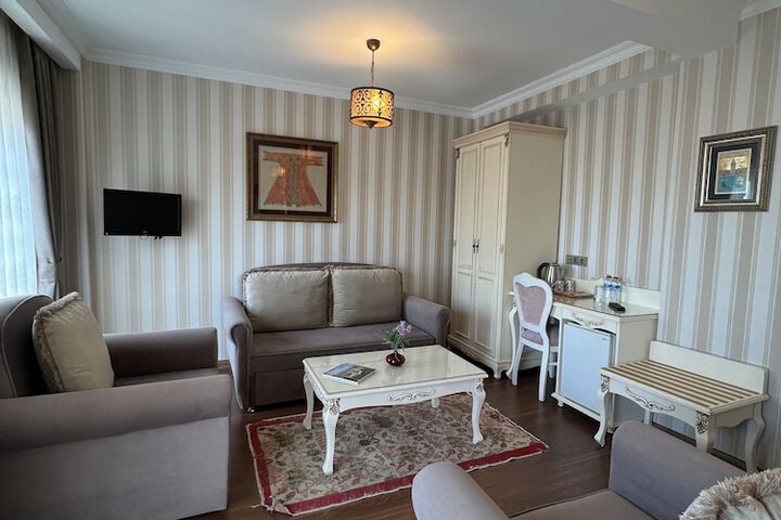 Room 19 of 53