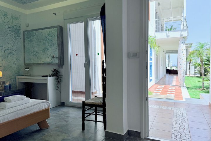 Room 18 of 73