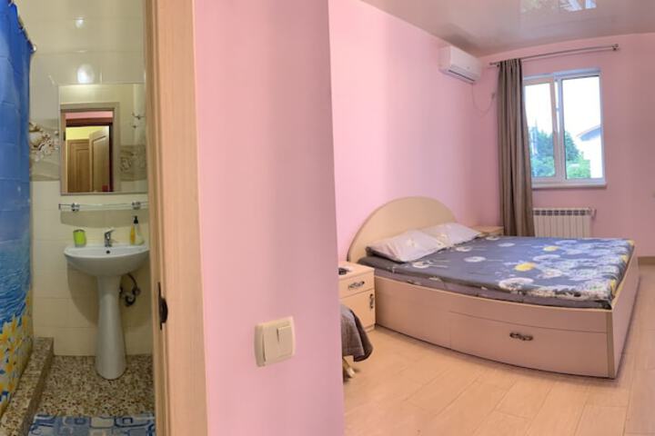 Room 14 of 28