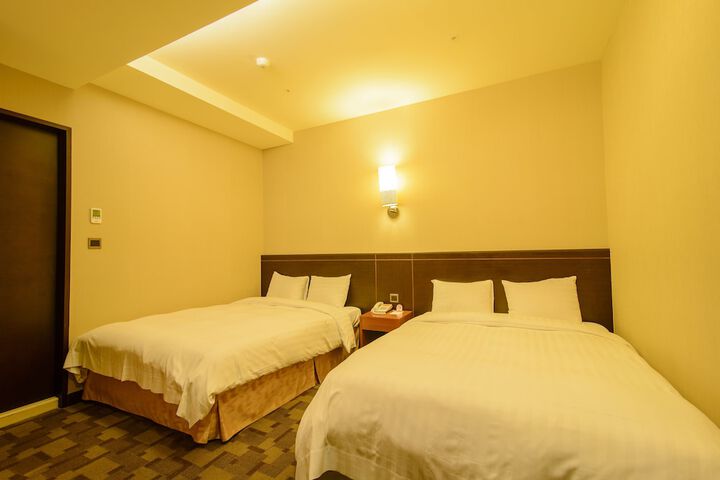 Room 9 of 26