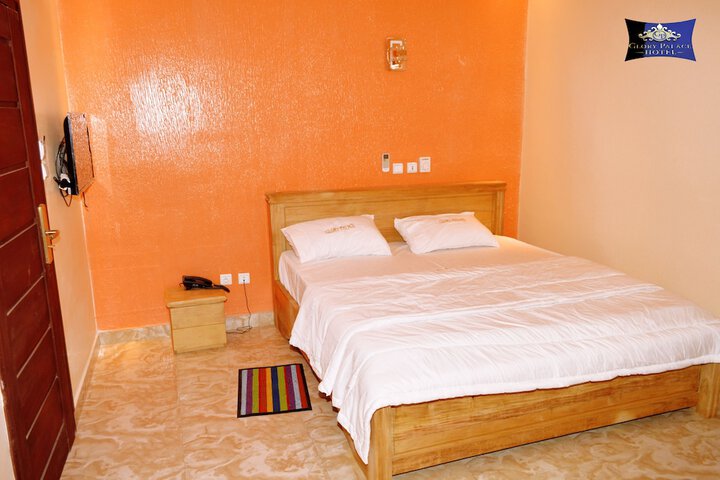 Room 7 of 42
