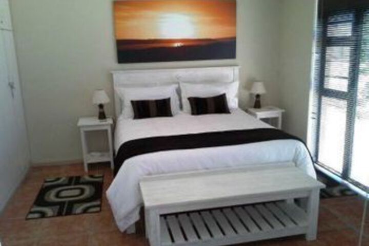 Room 2 of 10