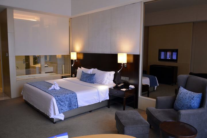 Room 20 of 33