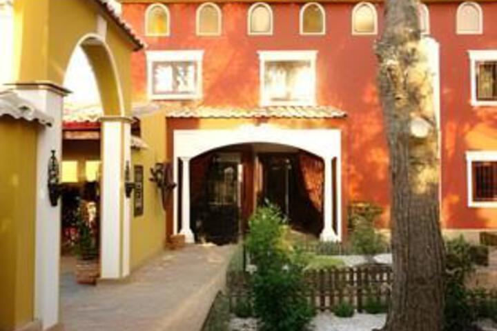 Masia De Lacy Hotel