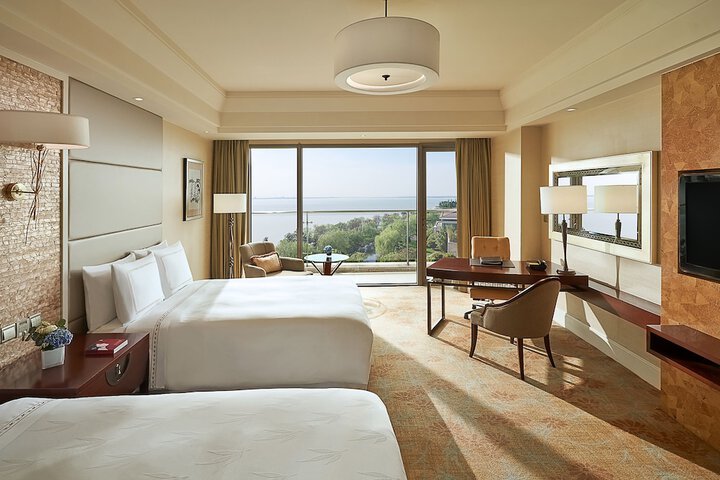 Room 28 of 129